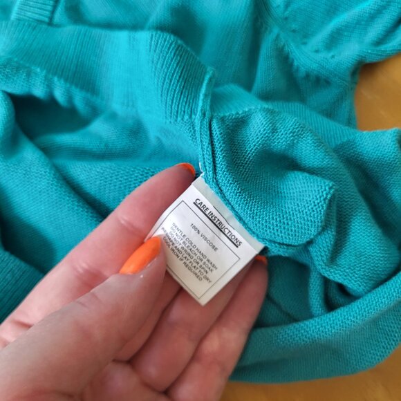 Soft Bright Blue / Teal Intarsia Knit Fish Lightweight Knit Sweater - Picture 2 of 5